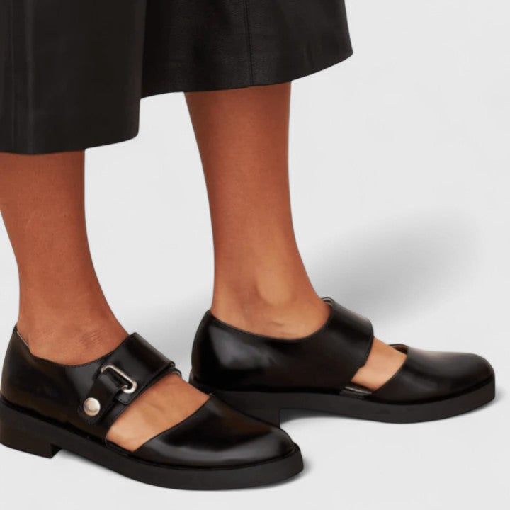 Vânia - Sapatos retro elegantes com um toque moderno