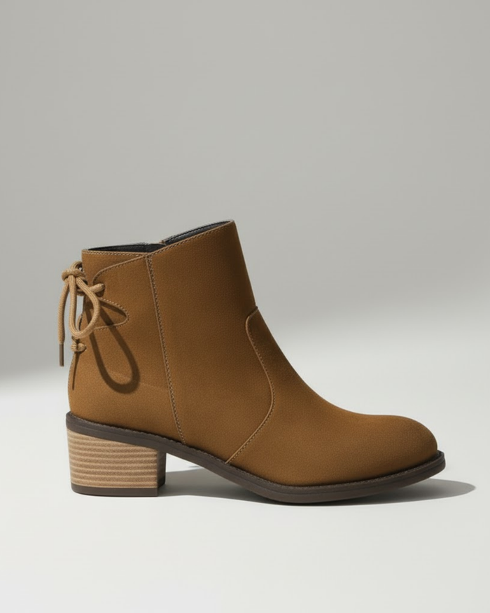 Joana | Botas Clássicas de Cano Curto com Salto Largo