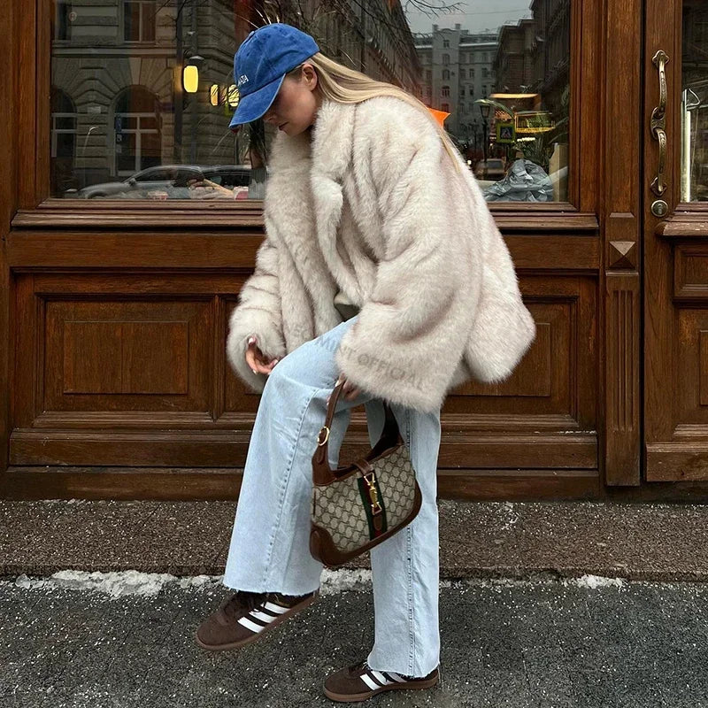 Nova | Oversized Faux Fur Jas — 2
