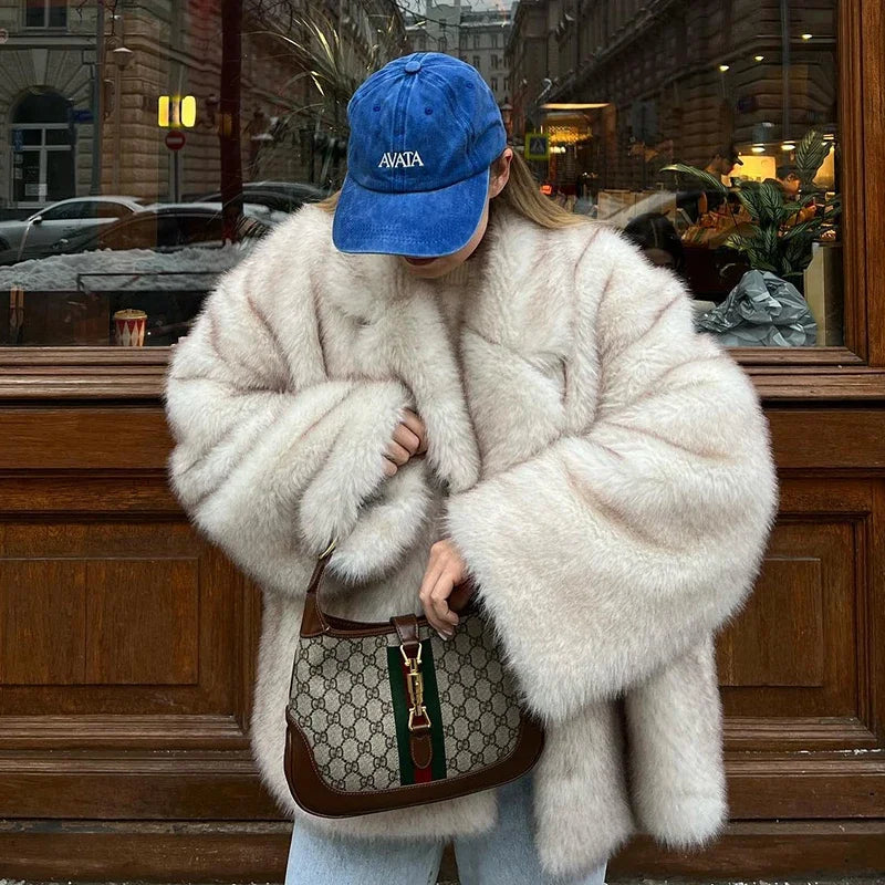 Nova | Oversized Faux Fur Jas — 7